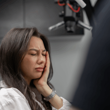 Is My Swollen Face a Dental Emergency? Signs of Infection That Can Be Dangerous